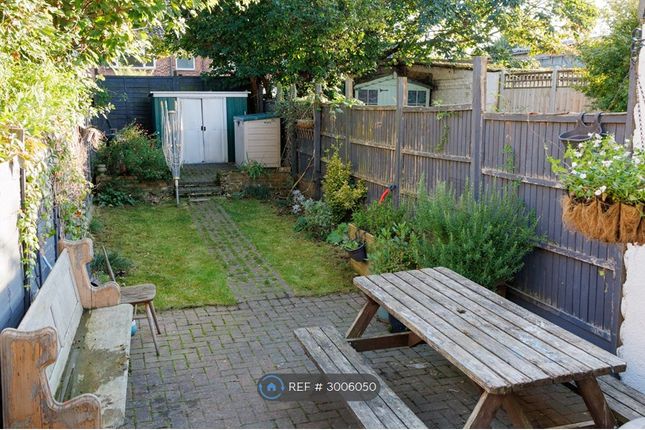 Manor Road, London photo 5