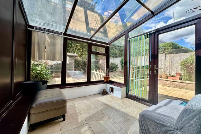 11, Charndon Close, Luton photo 5