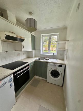 2, Minimax Close, Feltham photo 3