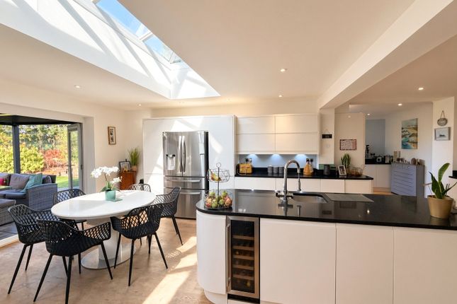4, Elm Place, Hampshire photo 2