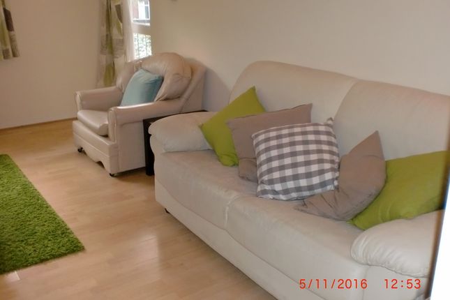 2, Claire Court, Leeds photo 2