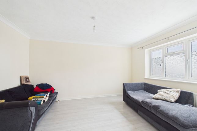 2 Harebell Close, Cambridge photo 4