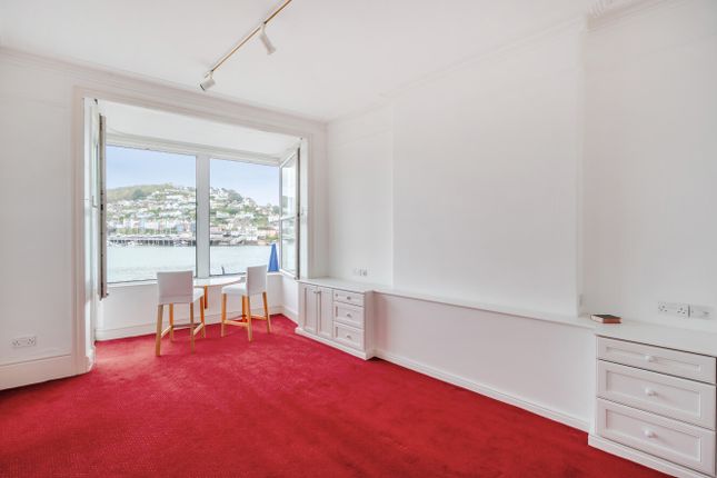 First Floor Flat, Clifton House, 23, South Embankment, Devon photo 4