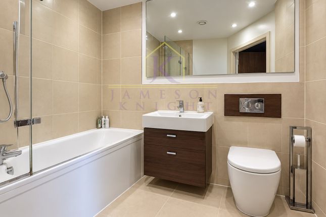 Flat 43 Avershaw House 1, Chartfield Avenue, Greater London photo 4