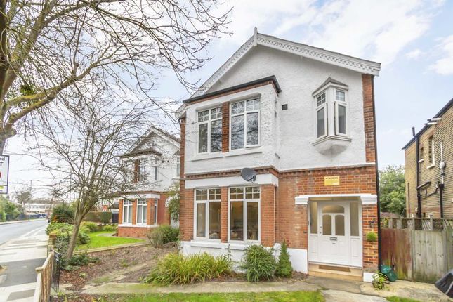 Thumbnail Flat to rent in Cromwell Road, Teddington