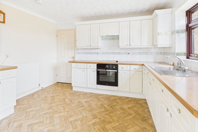 1, Kestrel Avenue, Downham Market photo 2