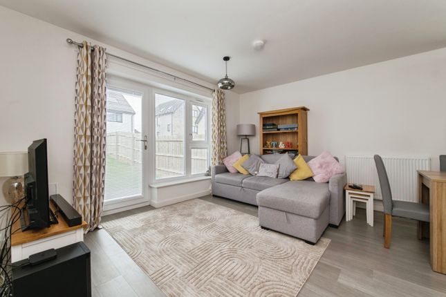21, Alder Drive, Devon photo 3