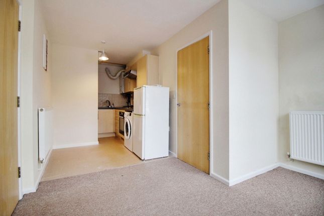3 Ermin Mews, Swindon photo 2