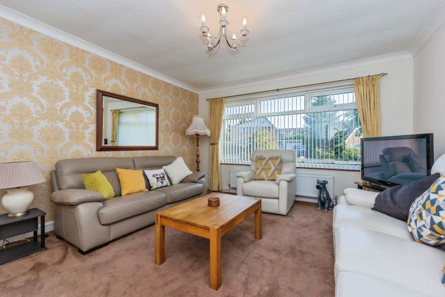 12, Cathedral Road, Chadderton photo 4