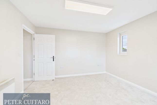 5 Vine Court, Ware photo 2