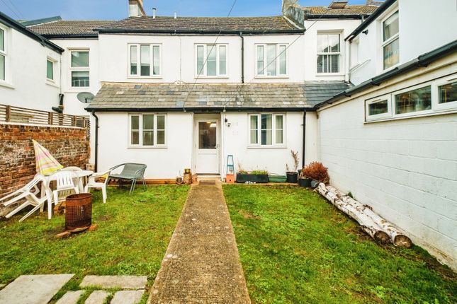 1-bed flat on Milton Street, West Sussex, £120,000