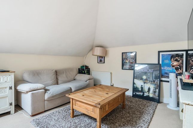 Flat for sale in Carpenters Court, Andover