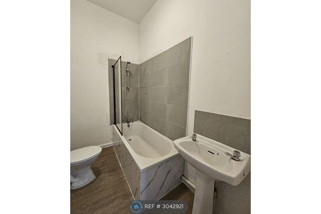Whiteacre Road, Ashton-Under-Lyne photo 4