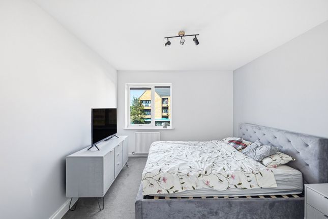 Highland House, 327,Flat 5, Barrosa Way, Milton Keynes photo 4
