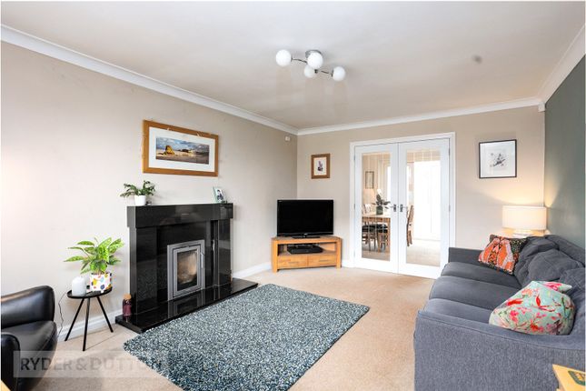 11, Winnats Close, Derbyshire photo 3