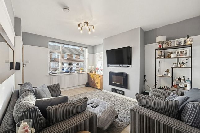 4, Hazel Grove, Stoke-on-Trent photo 2