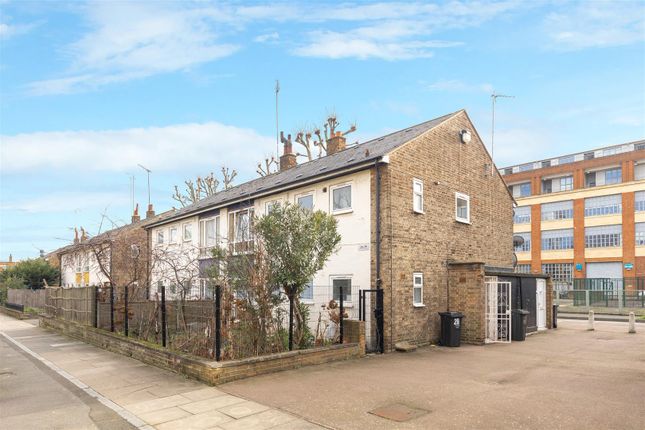 Thumbnail Flat for sale in Somerford Grove Estate, London