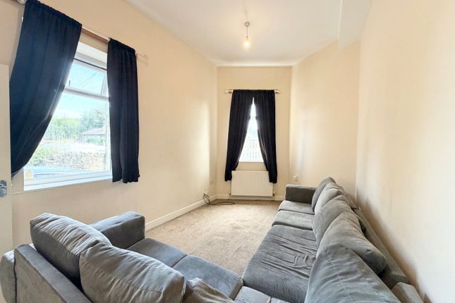 51, Scar Lane, West Yorkshire photo 3