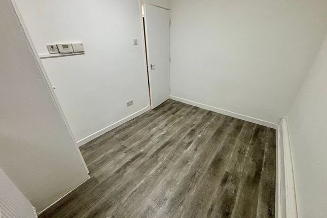 Flat 2, Trevelyan Court, Pentre photo 5