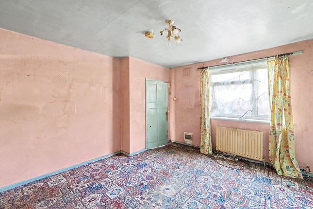53, Blake Crescent, Mansfield photo 3