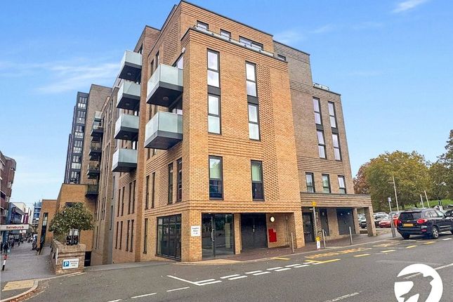 1-bed flat on Homefield Rise, Kent, £225,000