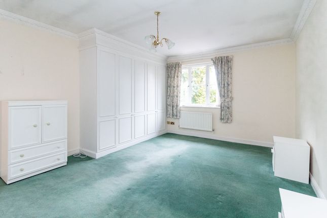 8 Wilton Court, Edgware photo 4