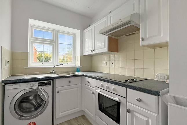 32, Hillside, Heath Road, Newmarket photo 3