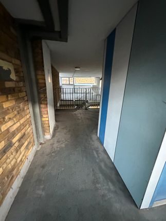 10, Bedwell House, London photo 3