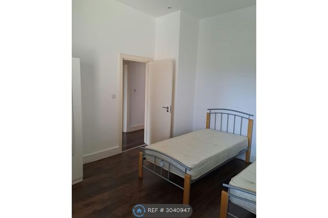 Flat, Devonshire House Devonshire House  The Broadway Crouch End, London photo 3
