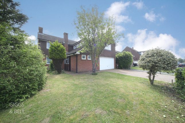 Detached house for sale in Felstead Way, Luton, Bedfordshire
