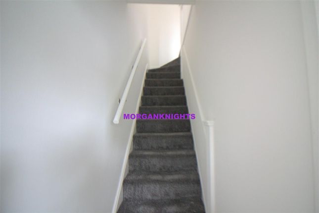 190, Gantshill Crescent, Ilford photo 4