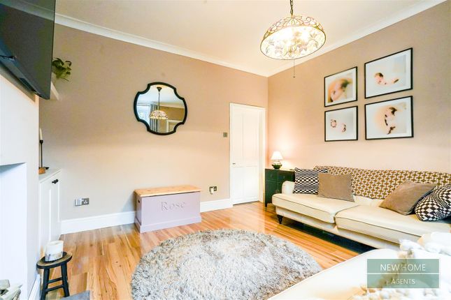 38, Long Row, Stalybridge photo 4