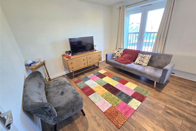 9, Hall Farm Avenue, West Midlands photo 4