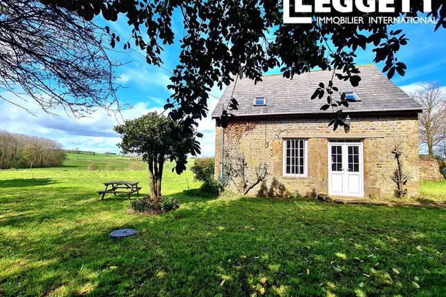 Thumbnail Villa for sale in Couesmes-Vaucé, Mayenne, Pays De La Loire