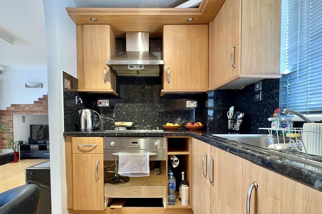 2, Allhallows Road, London photo 3