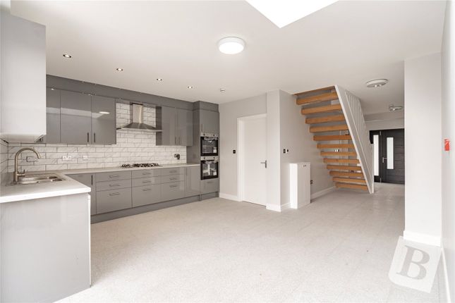 36, Homefield Avenue, Ilford photo 3