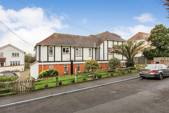 2-bed flat on Queens Road, Whitstable, £1,200/mo