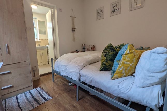 19, Stanhope Gardens, London photo 3