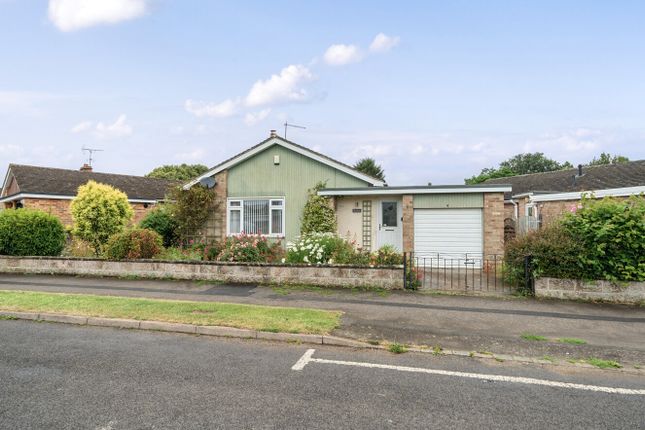 Thumbnail Bungalow for sale in Hunters Field, Stanford In The Vale, Faringdon, Oxfordshire