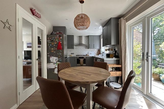 4 Ton View, Bridgend photo 3