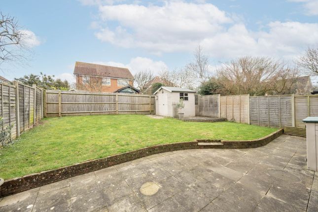 3, Eversfield, Horsham photo 2