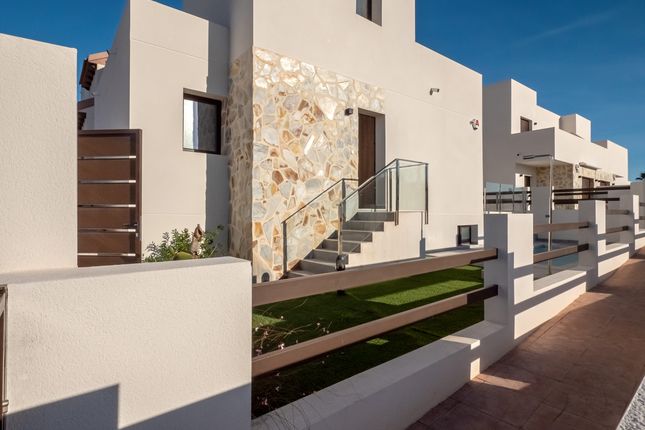 Villa for sale in Villamartin Golf Course, 03189 Orihuela, Alicante, Playa Flamenca, Alicante, Valencia, Spain