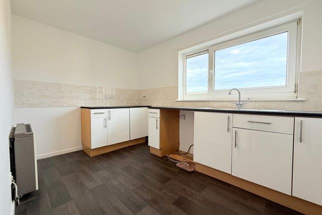 45, Louise Close, Great Yarmouth photo 2