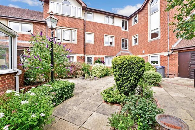Flat for sale in Alma Road, Reigate, Surrey