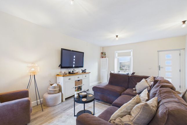 68 High Road, Whitehaven photo 4