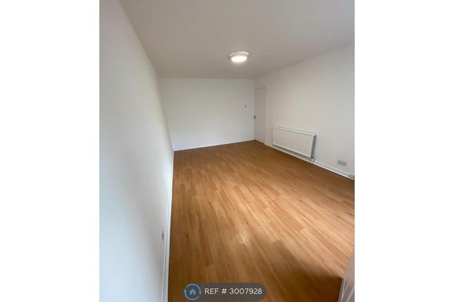 Lower Elmstone Drive, Tilehurst, Reading photo 4