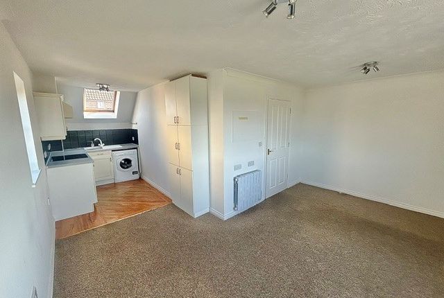 22, Basildon photo 2