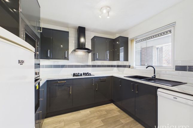 38, Aldbury Grove, WELWYN GARDEN CITY photo 2