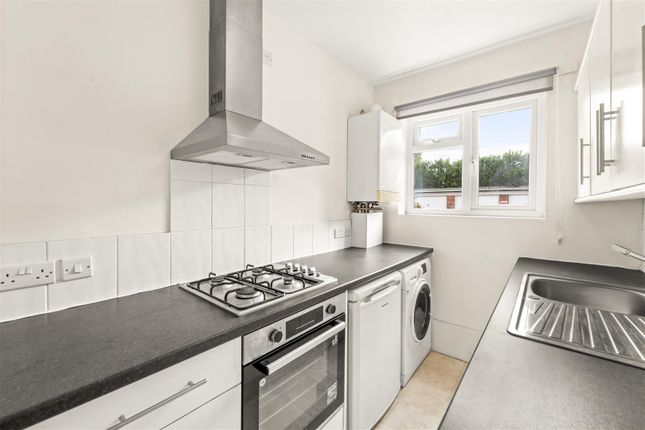 Flat 23, Ashton Court, Moss Lane, Sale photo 5