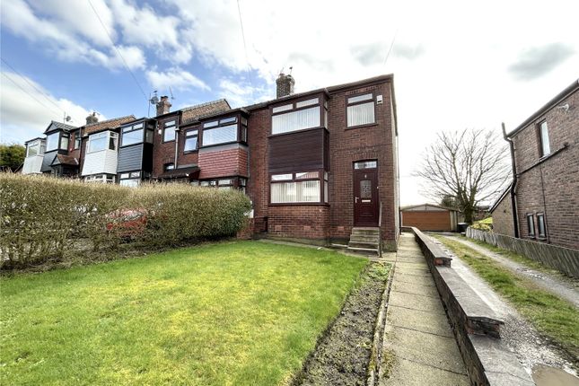 Town house for sale in Heywood Avenue, Austerlands, Saddleworth